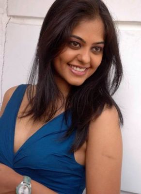 Indian_Actress_Bindhu_Madhavi_Stills4.jpg