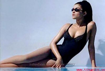 Bollywood-Hot-sexy-Actress-Priyanka-Chopra4.jpg